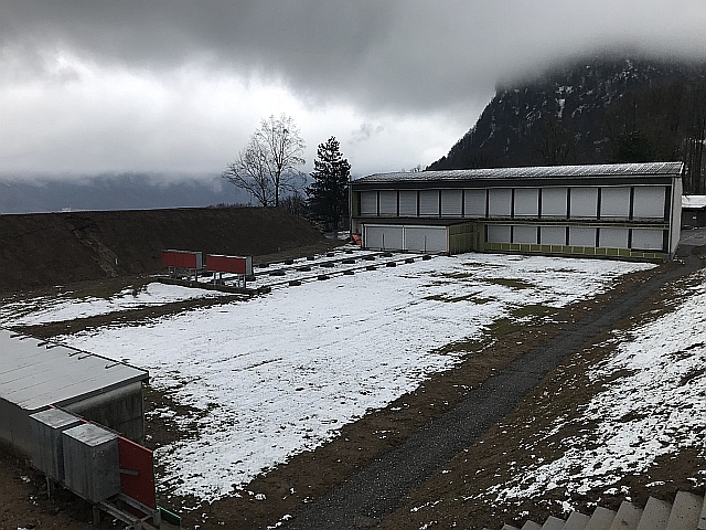Schützenhaus und Anlage bei winterlichem Wetter